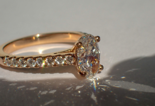 Bague de fiançailles avec diamant de synthèse